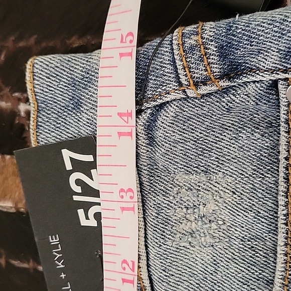 Kendall and Kylie Icon Short 5/27 Distressed Blue Denim Cut off Shorts - Picture 8 of 12